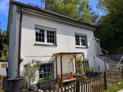 Wohnung als Einfamilienhaus mit Garten und Einzelgarage - Bezugsfreie Übergabe