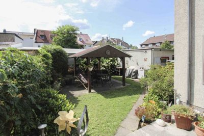 Gepflegtes Ein-Zweifamilienhaus mit Garten inkl. Partyraum in Duisburg-Neumühl