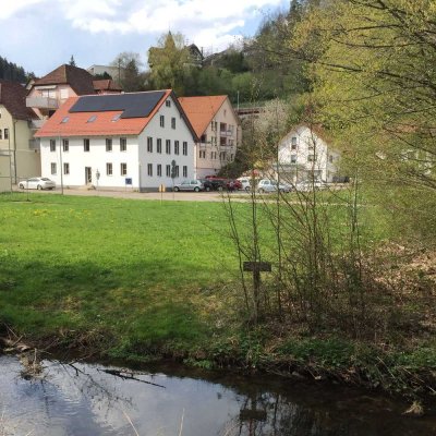 Großzüge und kernsanierte 4-Zimmer-Wohnung mit gehobener Ausstattung