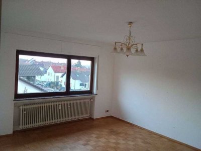 WRS Immobilien - Rockenberg - Geräumige Singlewohnung
