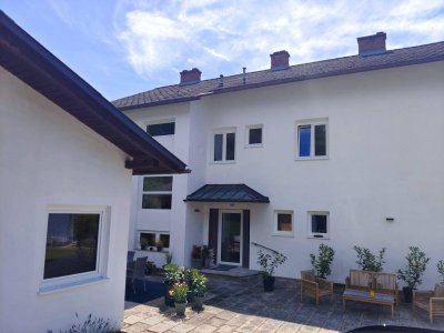 Großzügige Liegenschaft mit Nebengebäude - herrlichem Ausblick in Zentrumsnähe - 1h nach Wien