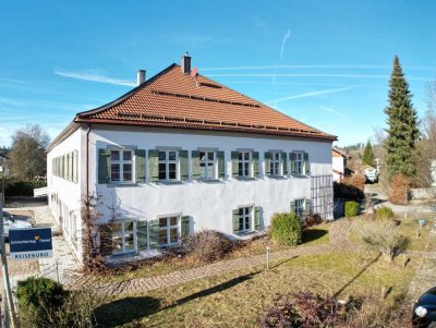 RESTAURIERT - PREISGEKRÖNT - EINZIGARTIG
Denkmalgeschütztes Anwesen in Lechbruck am See