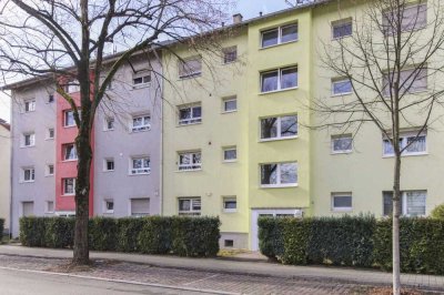 Kurzfristig bezugsfrei: Renovierte 4-Zi.-ETW 2 Balkonen und 2 Bädern sowie Einbauküche und Garage