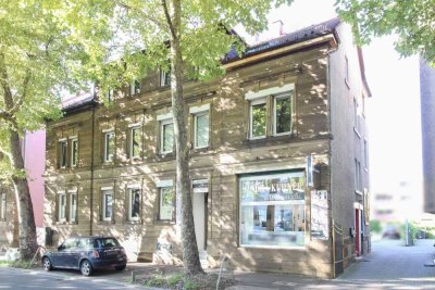 Hohe Rendite für Gepflegte Doppelhaushälfte mit Gewerbeeinheit und Garten in Zentrumnähe