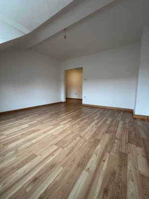 Charmante 2-Zimmer Dachgeschosswohnung mit ruhiger und zentraler Lage