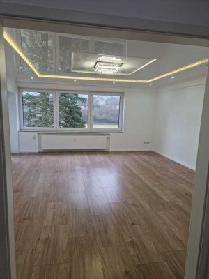 Freundliche 3-Zimmer-Wohnung mit Einbauküche und Balkon:  in Winnweiler