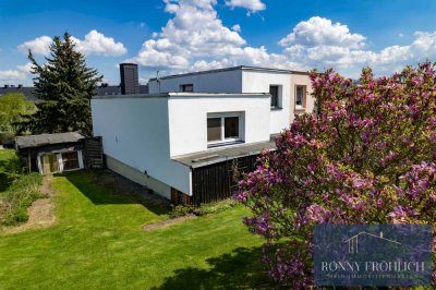 Einfamlienhaus in Venusberg: 6 Räume, großer Garten, neue Einfahrt, Kamin, Garage + Carport, Küche