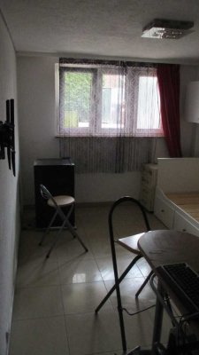 möblierte 1-Zimmer-Souterrain-Wohnung in Pforzheim bevorzugt an Wochenendpendler zu vermieten