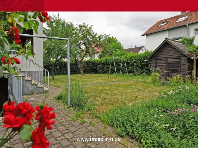 3,5-Zimmer Erdgeschosswohnung für WG – renoviert, mit EBK, Loggia, Garten & Stellplatz