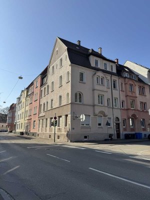 Großzügige 3 Zimmer Stadtwohnung mit Altbaucharme