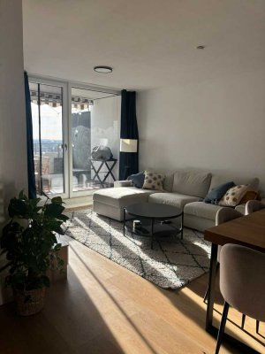 Kernsaniertes Penthouse mit Dachterrasse, EBK und Fußbodenheizung in Sachsenhausen