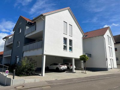 Neuwertige 2-Zimmer-Wohnung mit EBK, Dachterrasse & TG-Stellplatz in Top-Wohnlage von Aalen-Dewangen