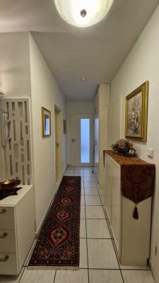 Attraktive 3,5-Zimmer Wohnung im 5. OG in Bochum-Langendreer, mit großer Loggia und Abstellraum.