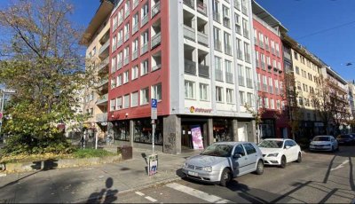Geschmackvolle, modernisierte 4-Zimmer-Wohnung mit gehobener Innenausstattung mit EBK in Stuttgart