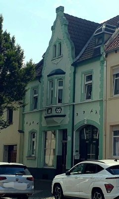 EFH in zentraler Lage von Aken mit Einfahrt, Neue Gasheizung