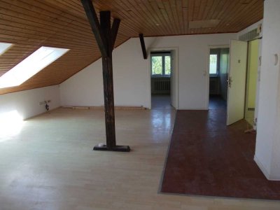 ***Schöne Atelier-Wohnung in kleiner Einheit***