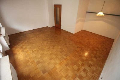 Grünes Glück am Hang – Doppelhaushälfte mit Herz in bester Landshuter Lage!