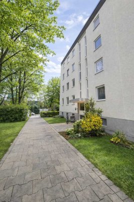 Neurenoviertes Zimmer. Neugründung 4-Zimmer WG! Erstbezug nach Renovierung.