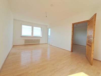 Helle 3-Zimmer-Wohnung mit Balkon. Toller Ausblick garantiert!