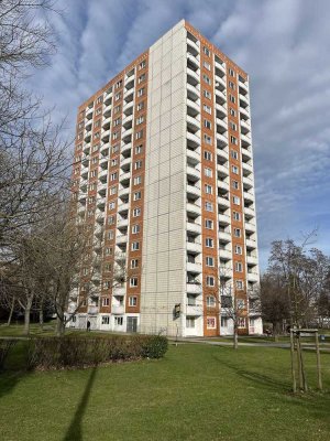 Am Anger 22, helle 1,5 ZKB Wohnung im 8.OG *ab sofort* zu vermieten
