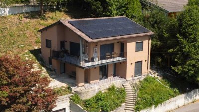 Modernisiertes Zweifamilienhaus im KfW-40-Standard