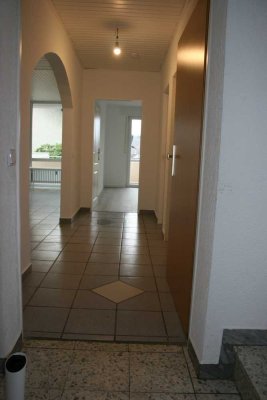 3,5-Zimmer Wohnung mit ca. 56 m2 großem Balkon und Gartennutzung in Waldsolms