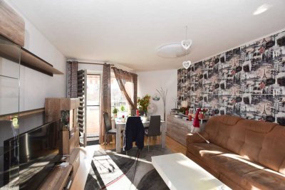 Lichtdurchflute Wohnung mit schöner Aufteilung und sonnigen Balkon!