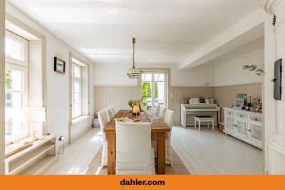 Stilvolles Stadthaus in Schorndorf mit 5 Schlafzimmern, Wintergarten, Garage und zwei Stellplätzen