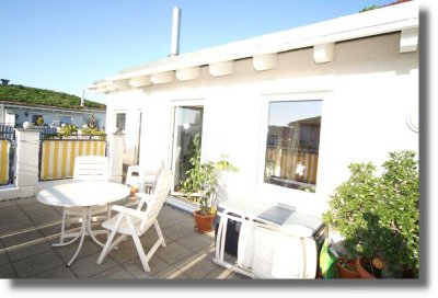 *** Luxus-Penthouse mit Dach-Terrasse und Marmor-Bad! Echte Gelegenheit! ***