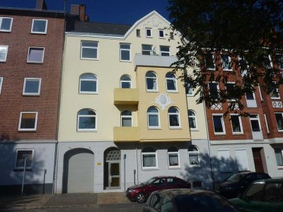 Schöne Altbauwohnung nahe Marinehafen