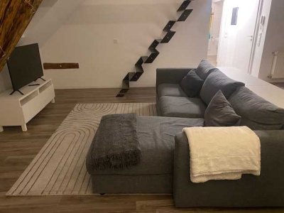 Voll möbilierte DG-Wohnung 2 5 Zimmer KB und Balkon