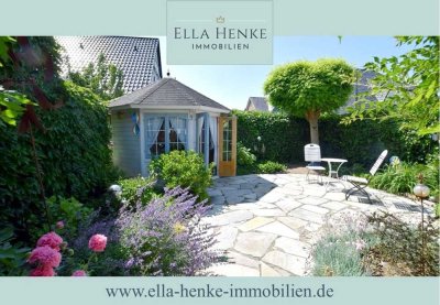 Zum Verlieben! Moderne, wunderschöne Doppelhaushälfte mit romantischem Garten.