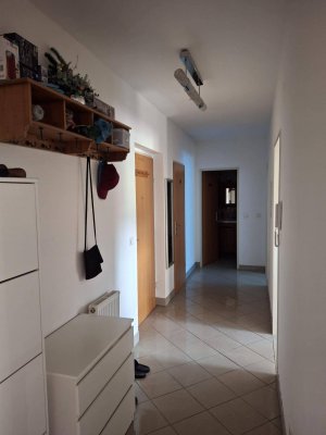 2-Zimmer Wohnung mit Balkon und Garage