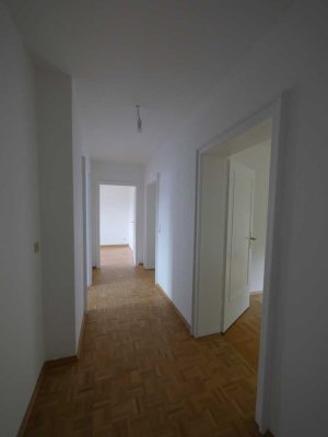 Zentral gelegene helle ruhige 3-Zimmer-Wohnung mit Balkon Nähe Hauptbahnhof /Königsplatz