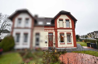 Traumhafte Doppelhaushälfte, in attraktiver Lage, Investitionsimmobilie in Holtenau