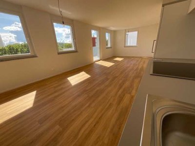 Attraktive 3-Z. Wohnung mit Terrasse, Einbauküche und Außenstellplatz in Bad Friedrichshall