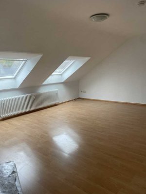 Helle 3-Zimmer Dachgeschosswohnung in Bielefeld-Großdornberg