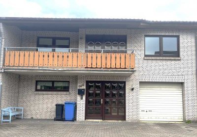 3-Zimmer-Wohnung mit Balkon, Einbauküche und Garage – zentral & ruhig gelegen