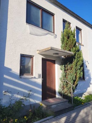Geräumiges 6-Zimmer Haus in Augsburg-Inningen