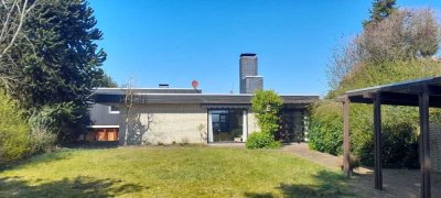 Architektenhaus mit Schwimmbad , Sauna und Garage  in Zetel zu verkaufen.