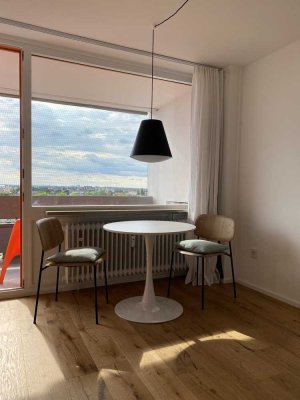 Vollausgestatte Design Wohnung im 10ten Stock - Fully furnished studio