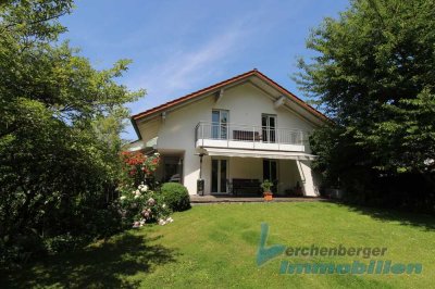 ***Lichtdurchflutetes Einfamilienhaus mit traumhaften Garten in der Gottfriedingerschwaige***