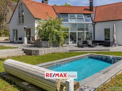 Einzigartiges Wohnkonzept mit Einliegerwohnung, Panoramablick, Pool, Sauna und 860 m² Garten