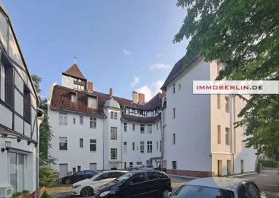 IMMOBERLIN.DE - Stilvolle Stuck-Altbauwohnung mit Südloggia nahe Mexikoplatz
