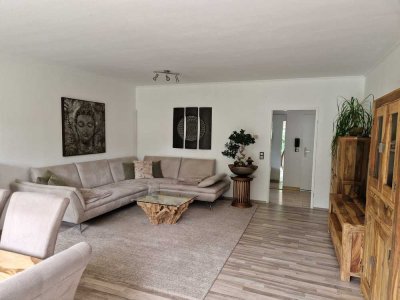 Helle 3-Zimmer-Wohnung im 1. OG mit sonnigem Balkon von privat