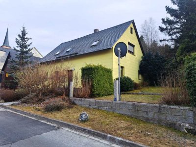 Gepflegtes Wohnhaus in leichter Hanglage