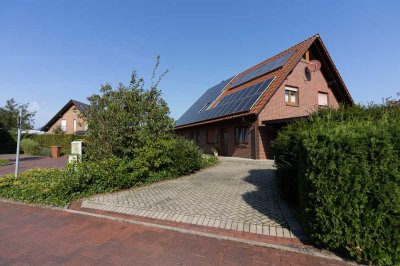 "Energieeffizientes Einfamilienhaus mit Einliegerwohnung und Vielseitigen Nutzungsmöglichkeiten"