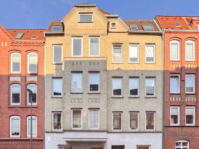 Klassisch. Zentral. Charmant - 2-Zimmer-Altbauwohnung in beliebter Lage