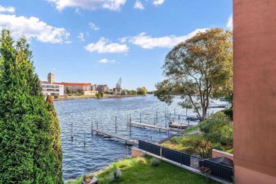 Frühling am Wasser: Traumhafte 2-Zimmer-Wohnung mit Terrasse, Garten und Spreezugang