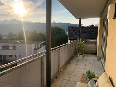 Toll geschnittene Penthousewohnung mit fantastischem Blick auf die Berge